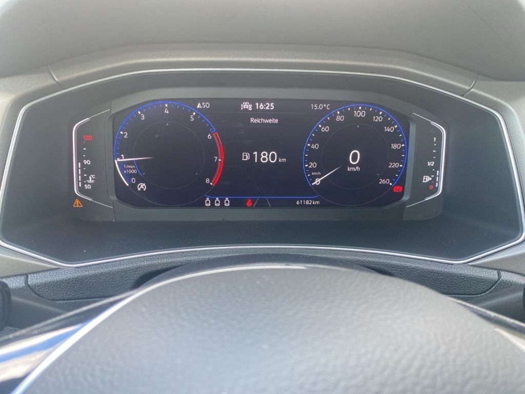 Volkswagen T-Roc 1.0 TSI Style - Samsaru's Car Outlet