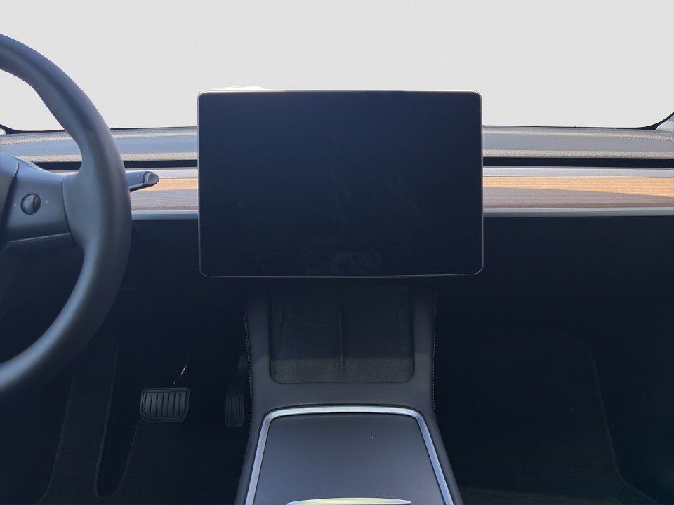 Tesla Model Y LONG RANGE+AHK+AWD+SPURWECHSEL+PANO