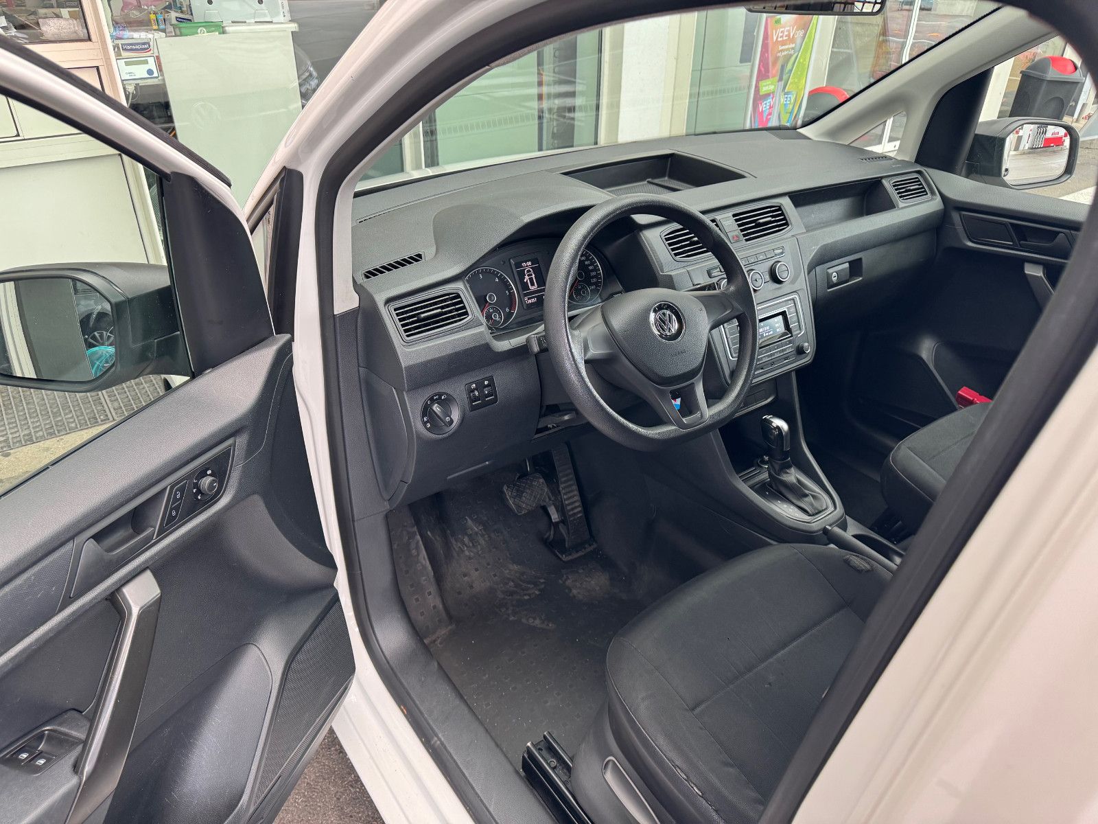Volkswagen Caddy 2,0 TDI DSG - Samsaru's Car Outlet