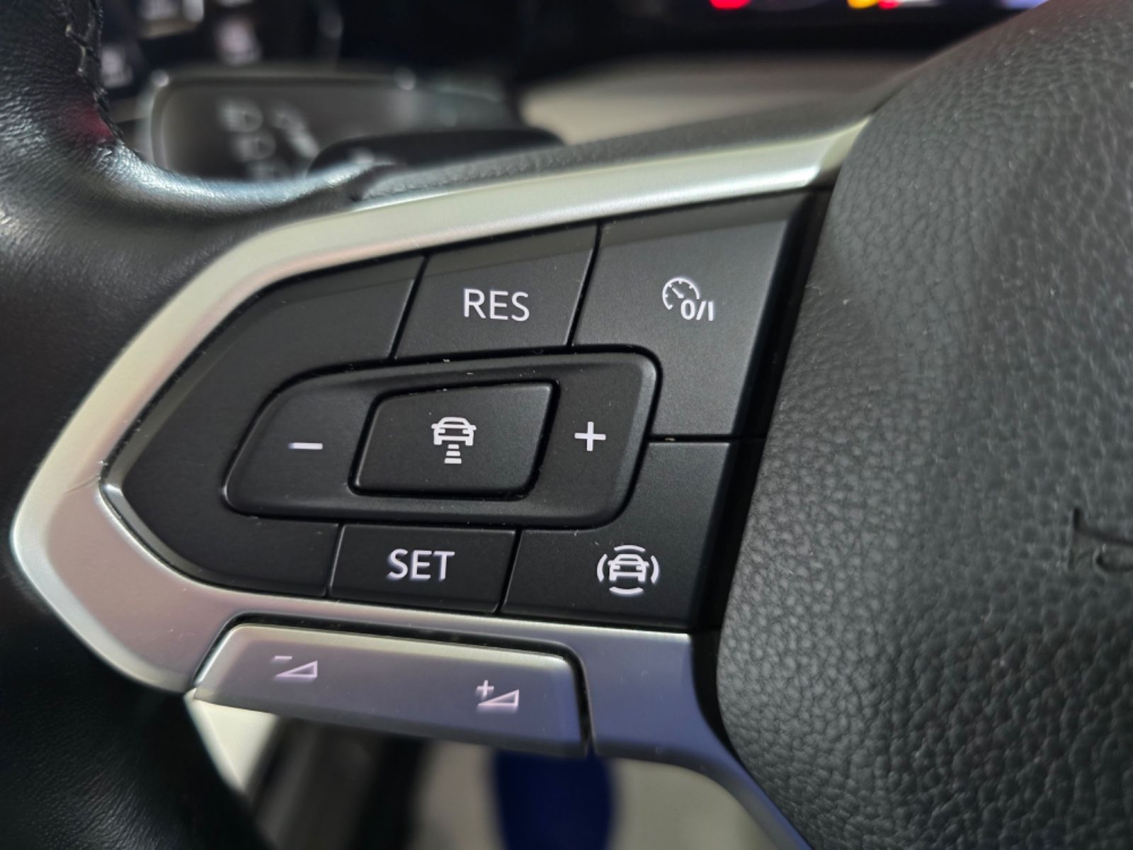Volkswagen Golf VIII Variant Life eTSI DSG - Samsaru's Car Outlet
