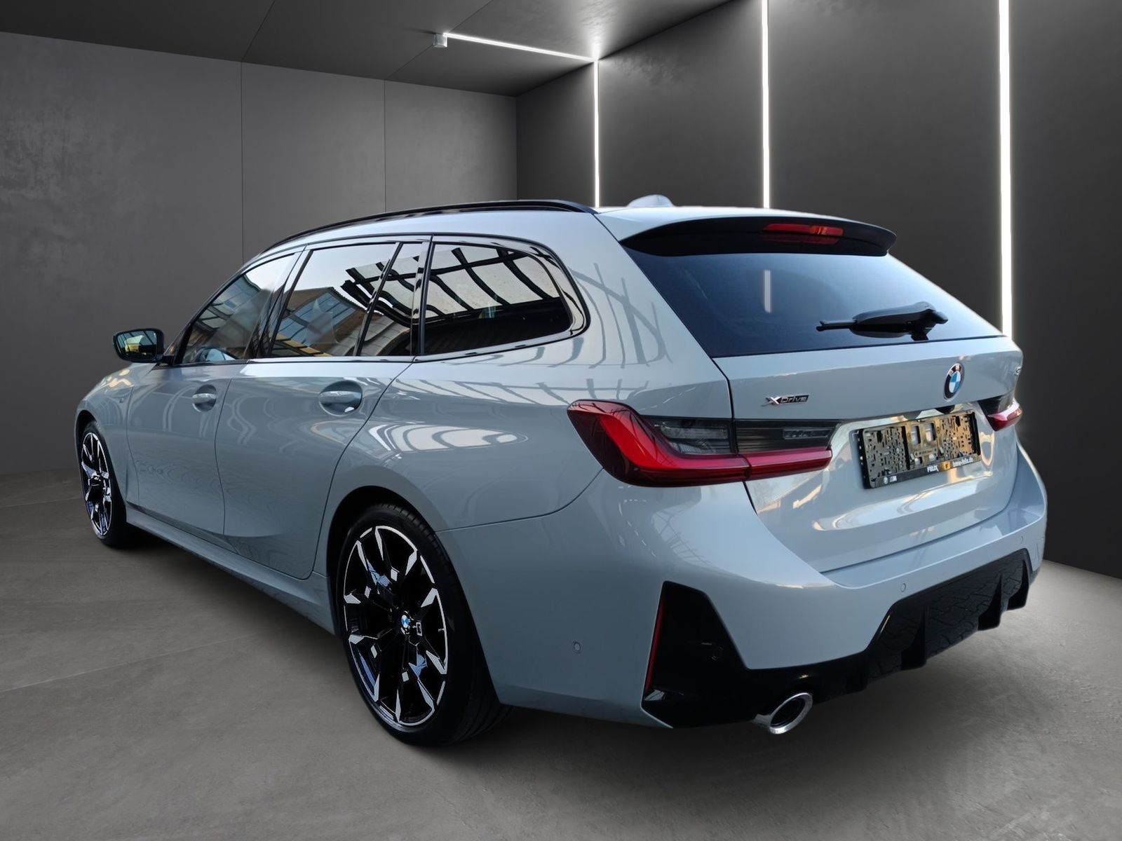 BMW 320d xDrive touring+M SPORTPAKET+19"ALU+STOP&GO+
