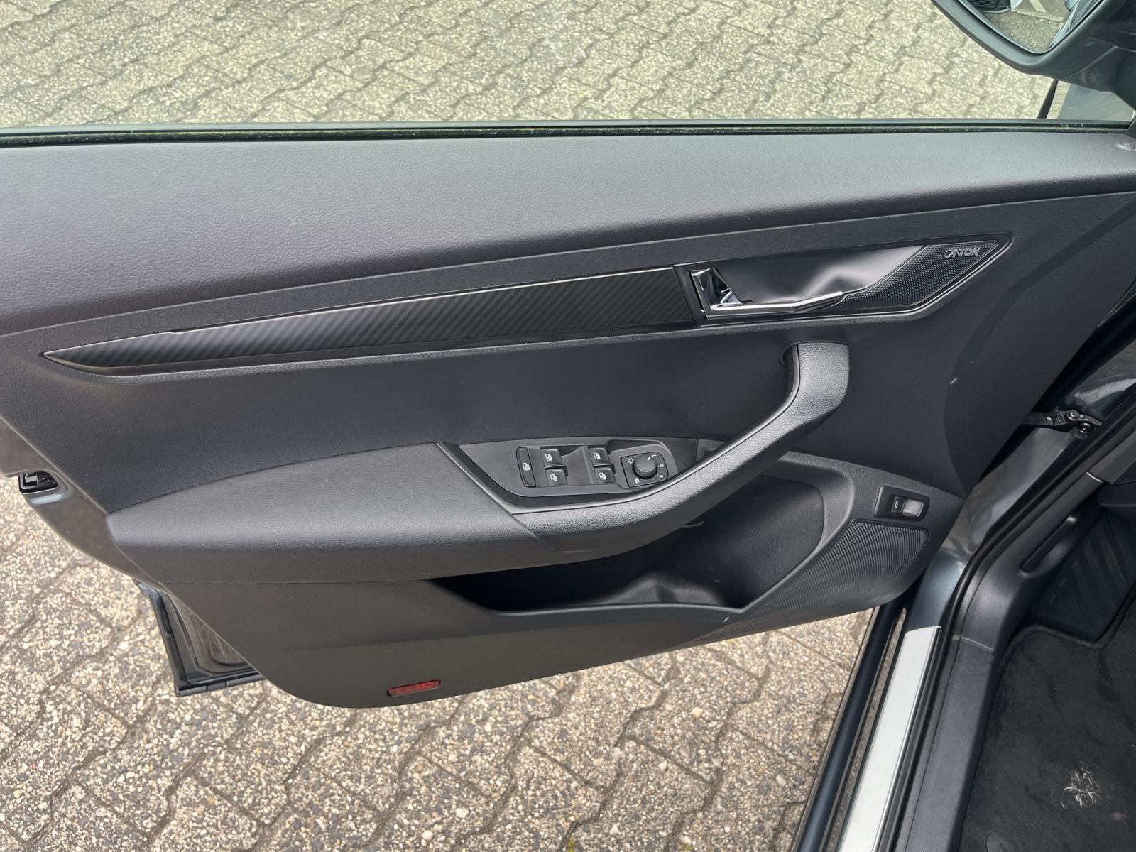 Skoda Karoq Sportline 1.5TSI DSG Navi LED Panorama ACC