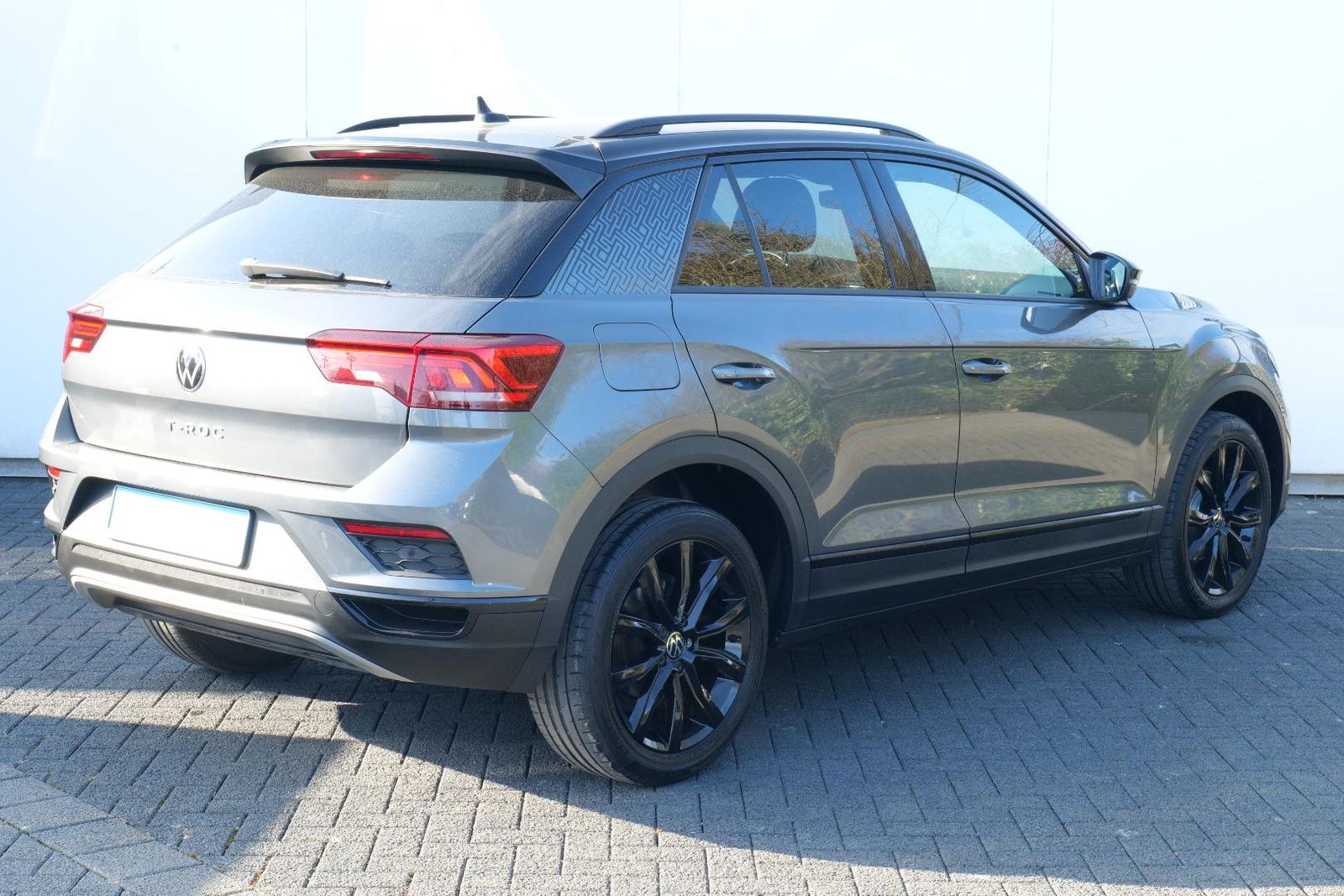 Volkswagen T-ROC Sport 1.5 TSI - Samsaru's Car Outlet
