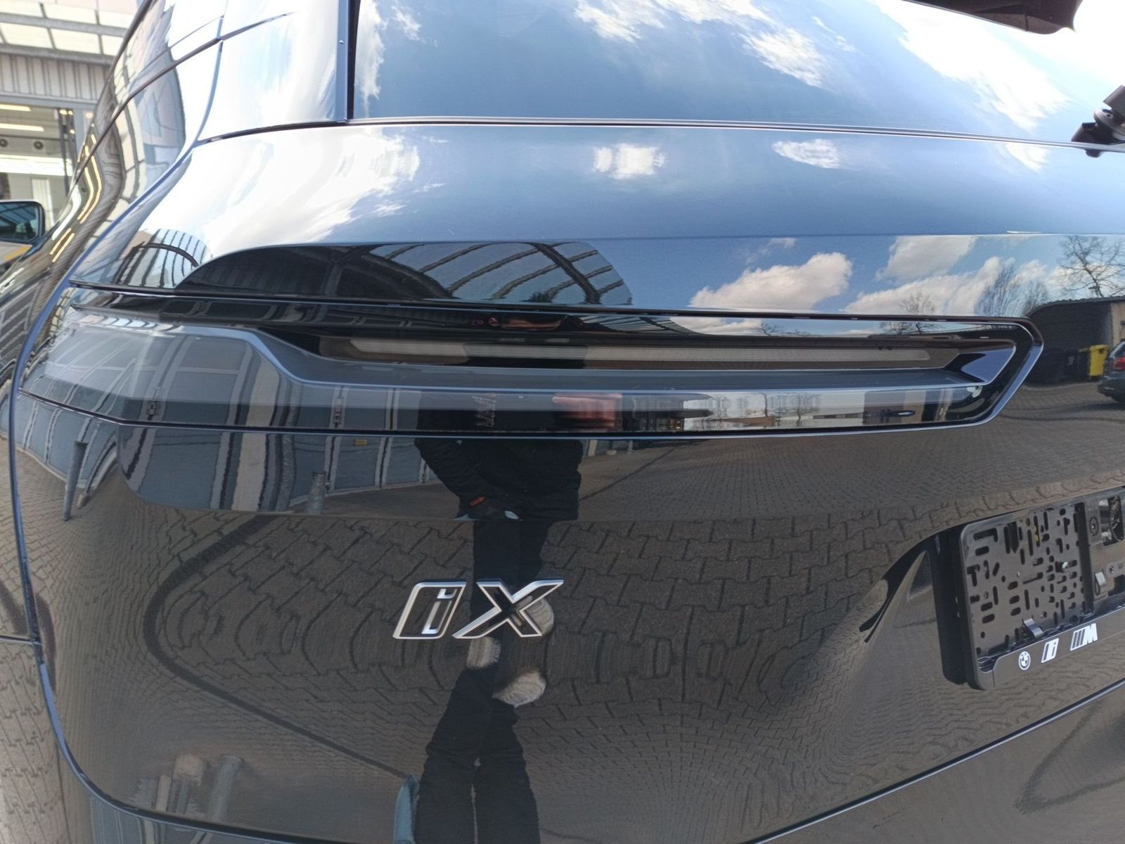 BMW iX M70 xDrive+M SPORT+ICONIC+SKY LOUNGE+DR.ASS.P