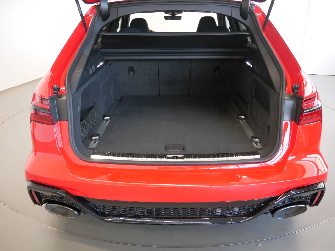 Audi RS 6 Avant tiptr. KERAMIK MATRIX AHK PANO HEAD-U