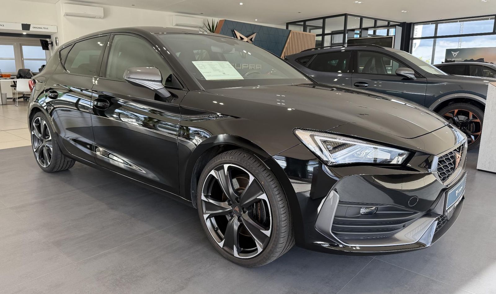 Cupra Leon VZ 1.4 e-Hybrid - Samsaru's Car Outlet