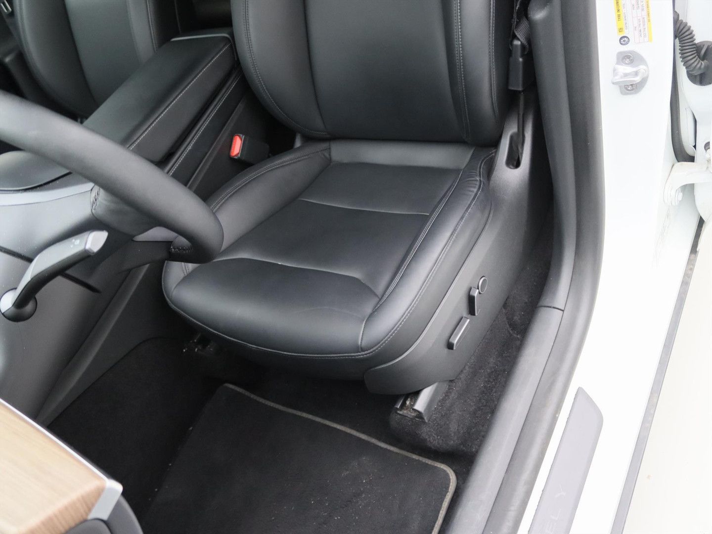 Tesla Model Y Long Range AWD 75kWh 351pk 93,7% SoH AMD