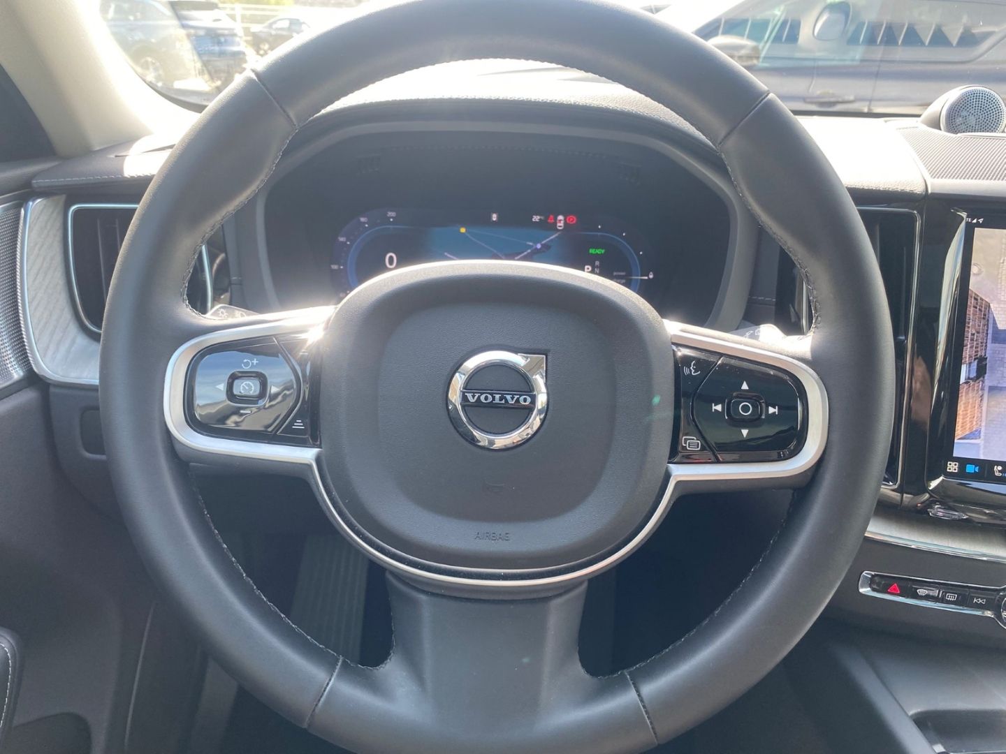 Volvo XC60 T8 Ultra Dark Plug-In Hybrid AHK Pano 360 A