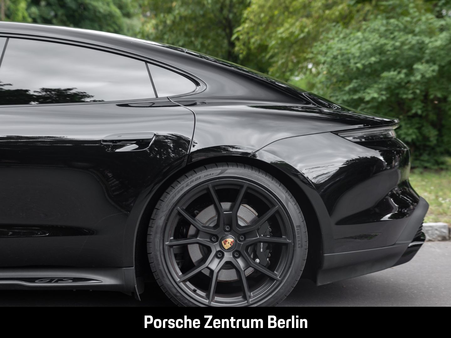 Porsche Taycan GTS HA-Lenkung InnoDrive HeadUp LEDMatrix