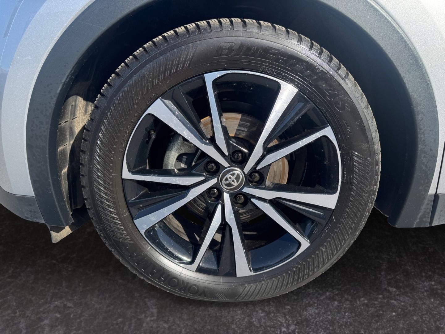 Toyota C-HR Hybrid 1.8 Team Deutschland *Technik-Paket*
