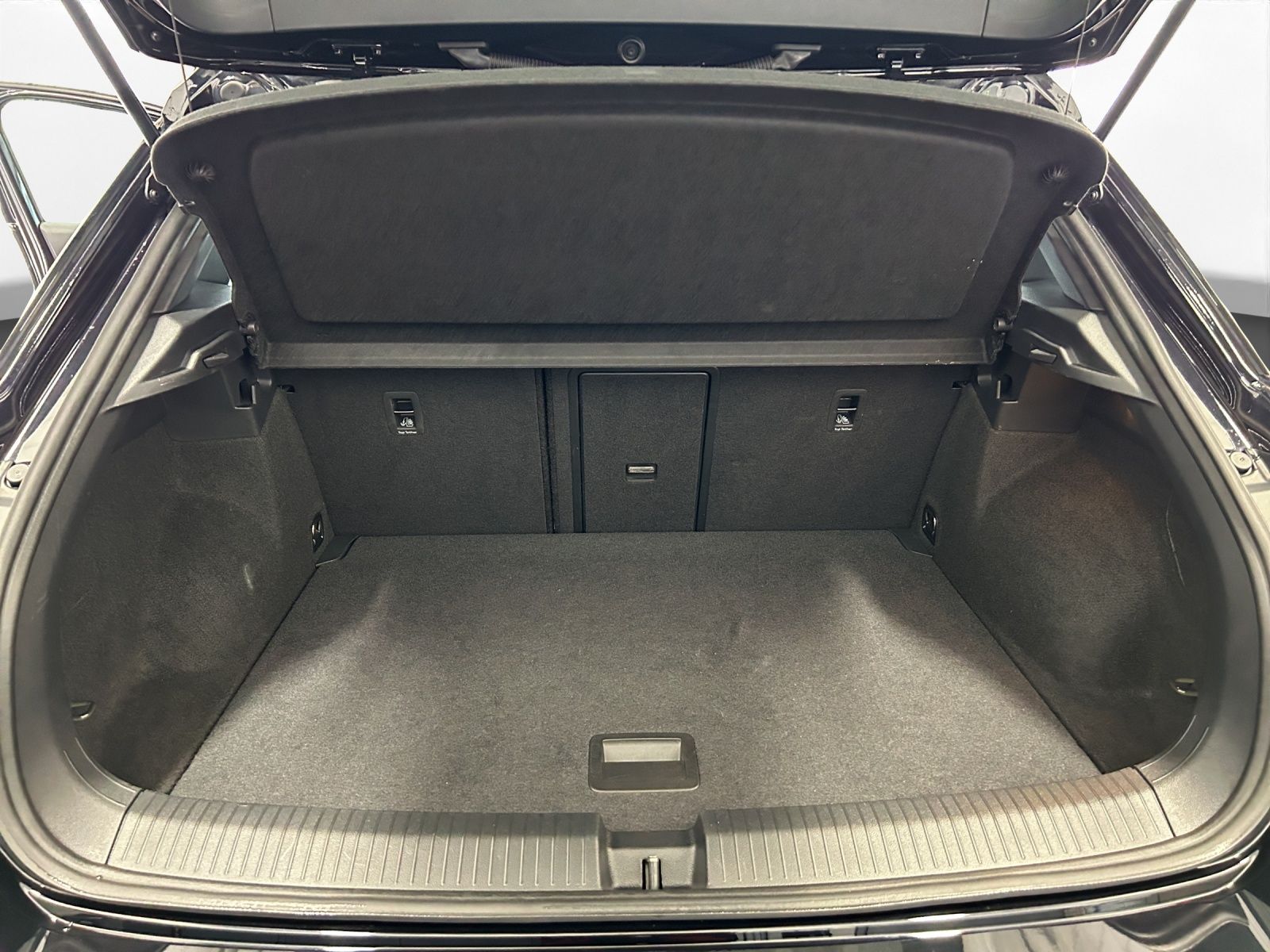 Volkswagen T-Roc 2.0 TSI DSG 4MOTION R-Line BLACK - Samsaru's Car Outlet