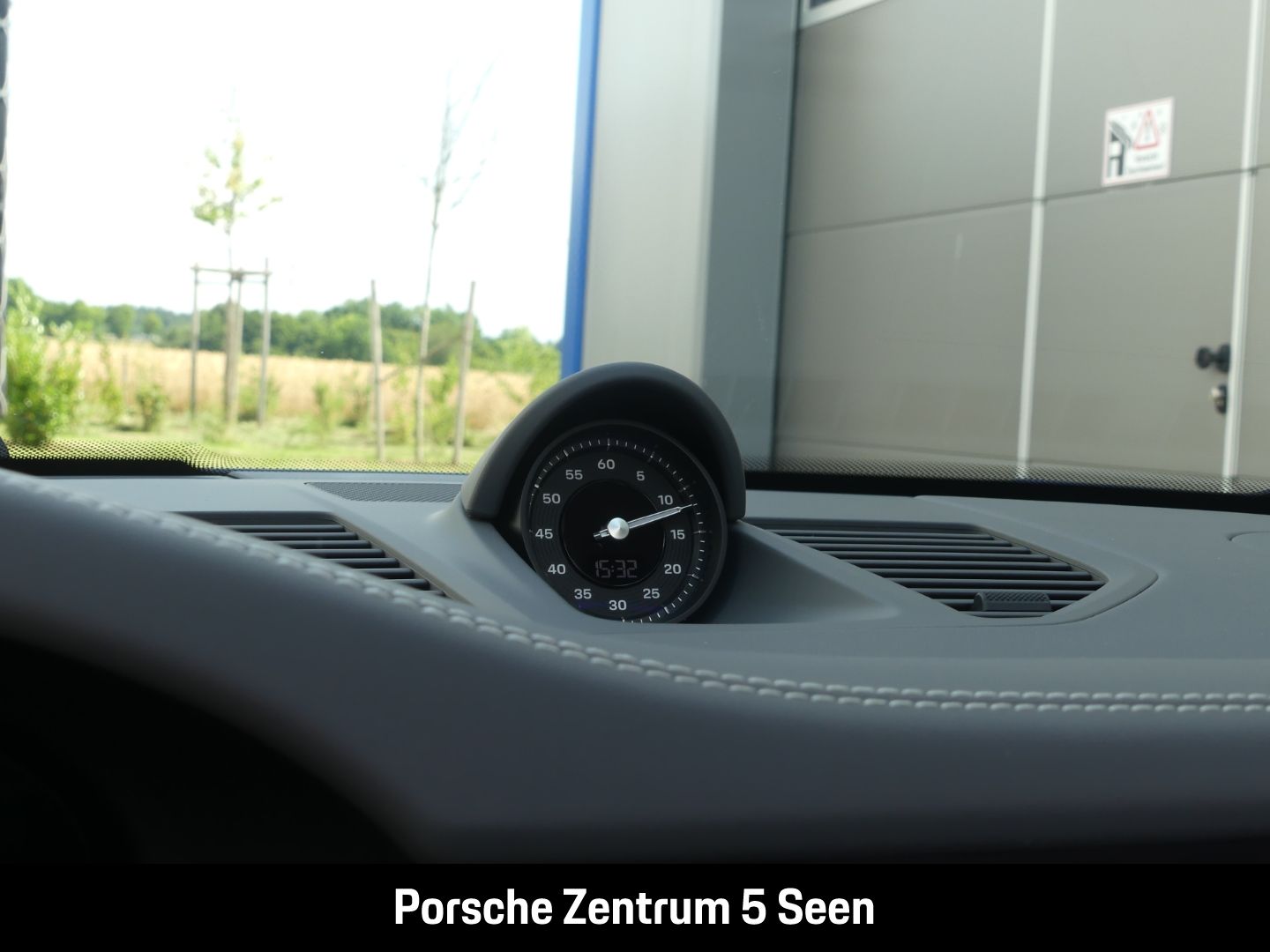 Porsche 992 II Carrera 4 GTS Cabriolet - Samsaru's Car Outlet