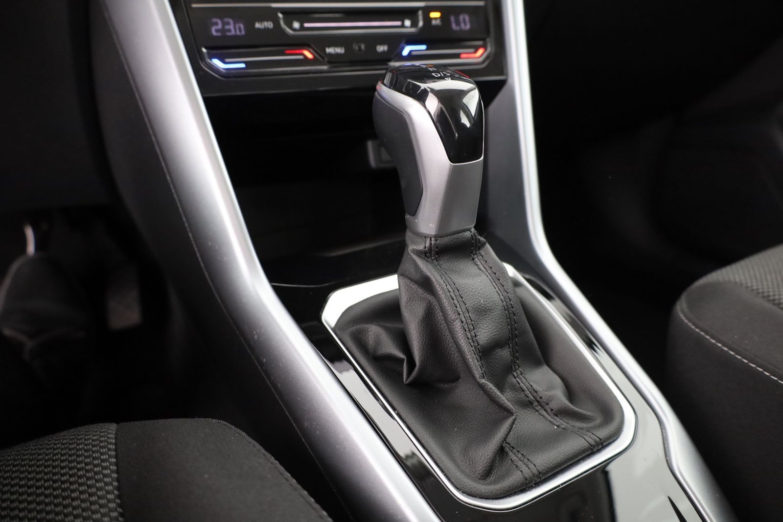 Volkswagen T-Roc 1.5 TSI DSG - Samsaru's Car Outlet