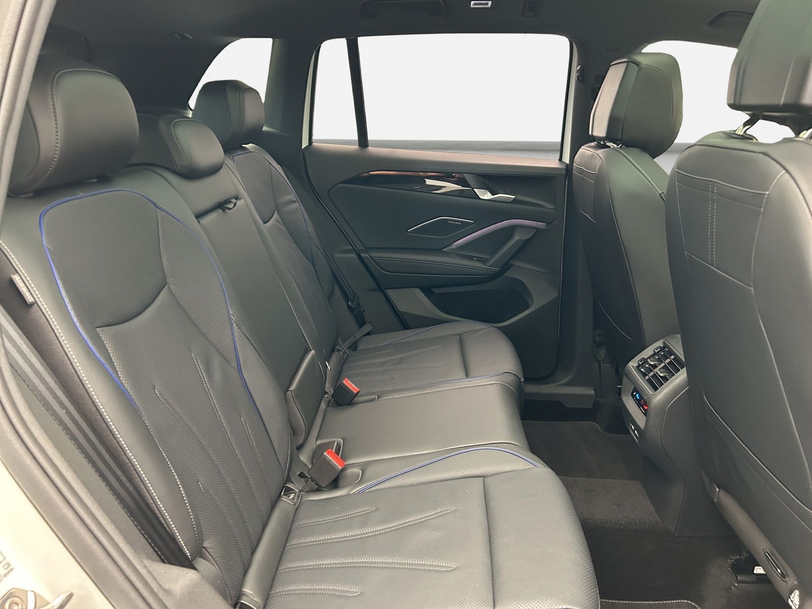 Volkswagen Tiguan R-Line 1.5 TSI eHybrid*NAVI*PANO*LEDER*BL