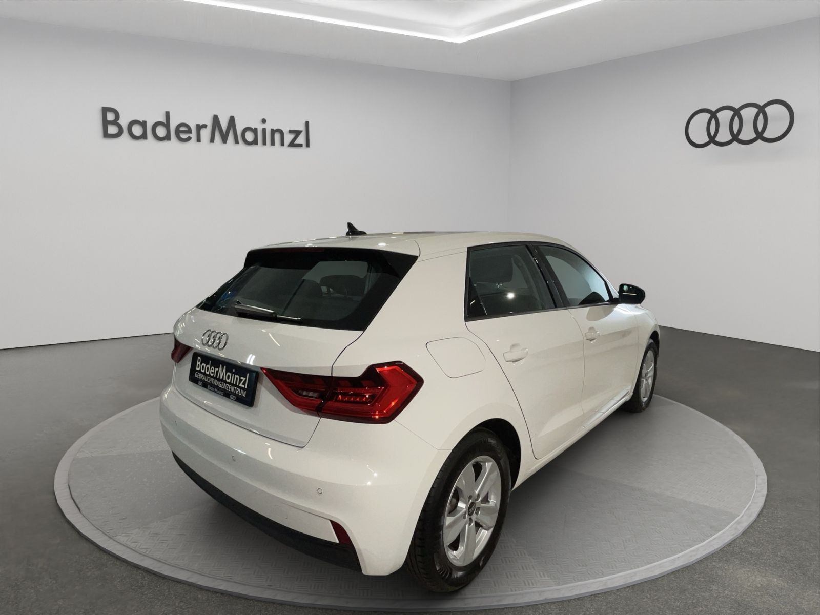 Audi A1 Sportback 30 TFSI S tronic - Samsaru's Car Outlet