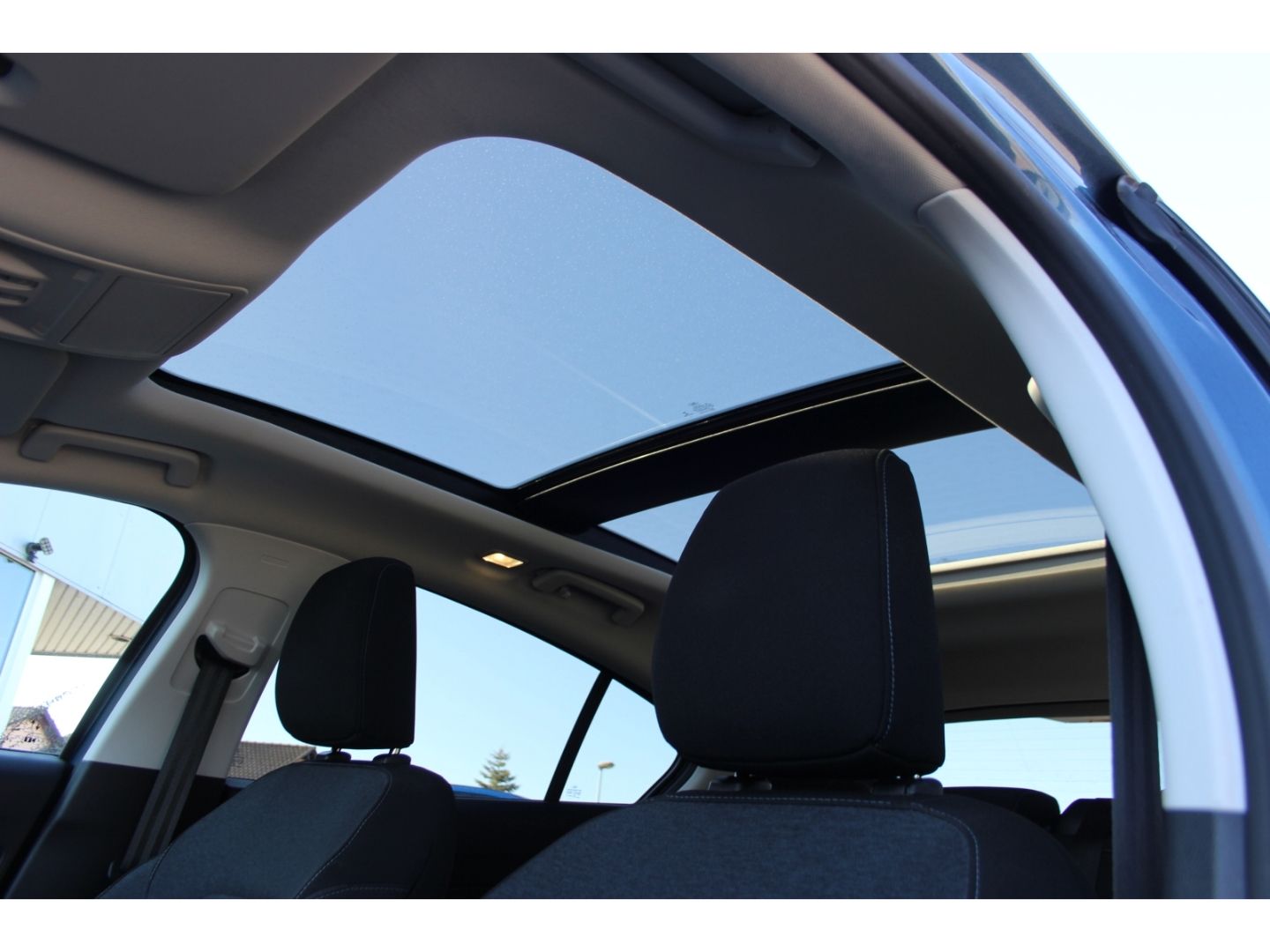 Ford Focus 1.0 Active X Matrix AHZV P-Dach 18'' B&O