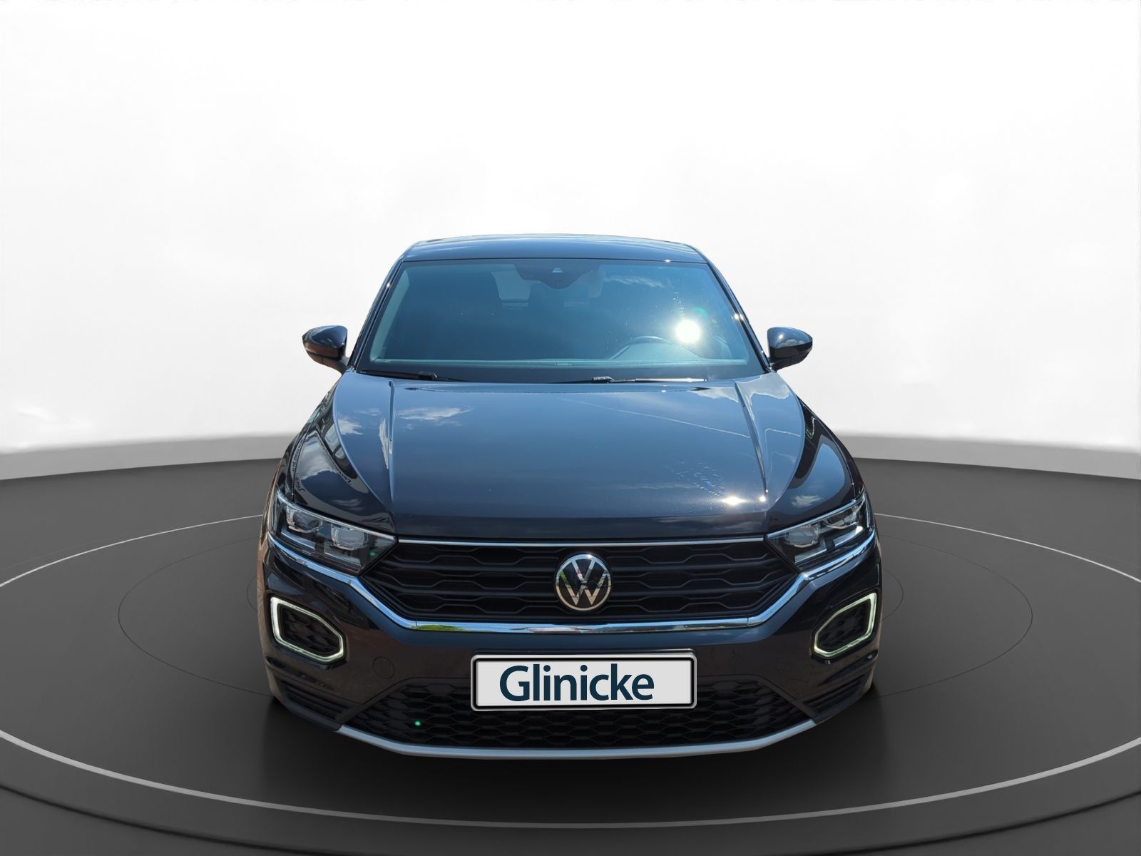 Volkswagen T-Roc 1.5 TSI Sport - Samsaru's Car Outlet