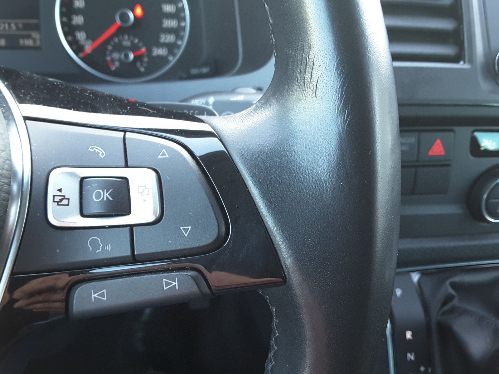 Volkswagen T6 Multivan 2.0 TDI DSG - Samsaru's Car Outlet
