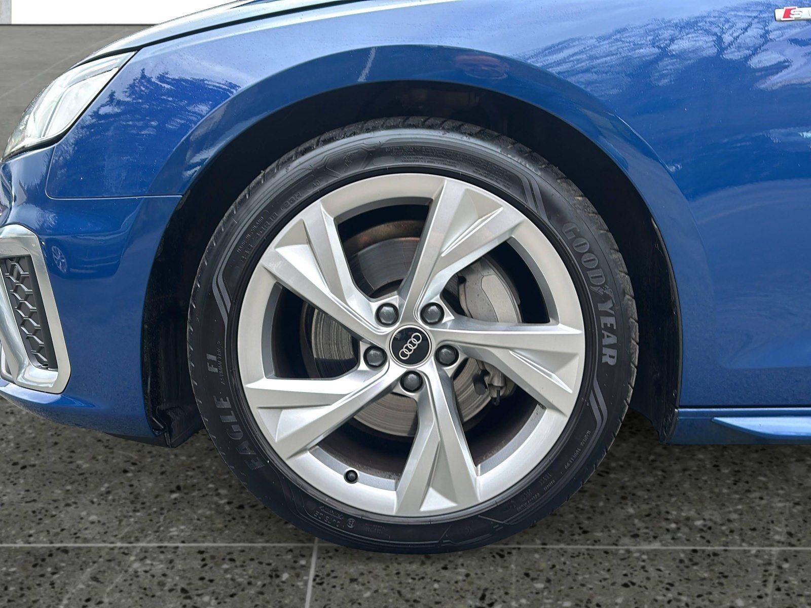 Audi A4 40 TDI AVANT S LINE - Samsaru's Car Outlet