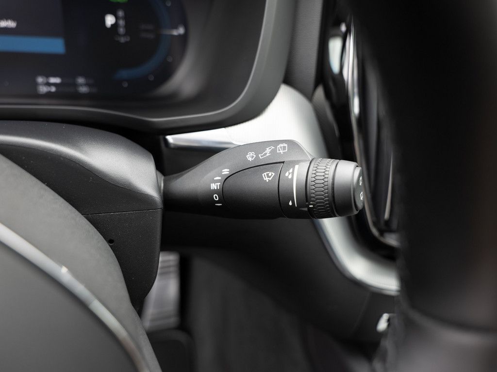 Volvo XC60 T8 AWD Recharge Plus Dark aus 1.Hand