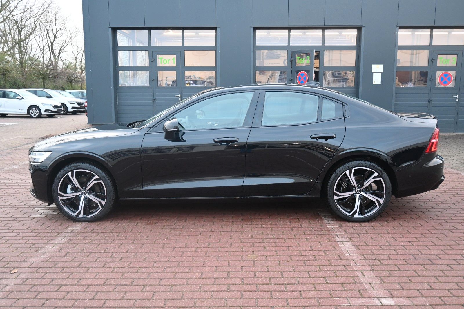 Volvo S60 B4 B DSG Plus Dark*STHZG*360°*PANO*ACC*AHK