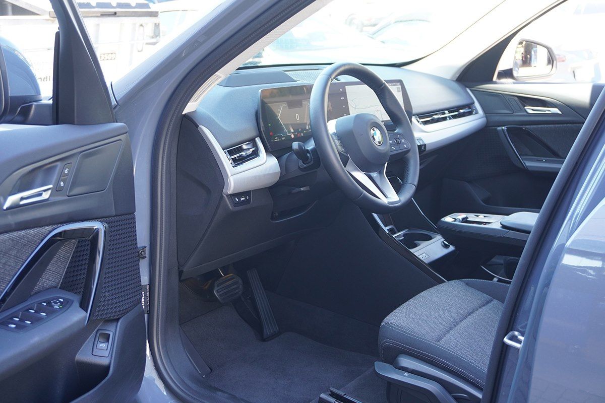 BMW X1 xDrive23i - Samsaru's Car Outlet