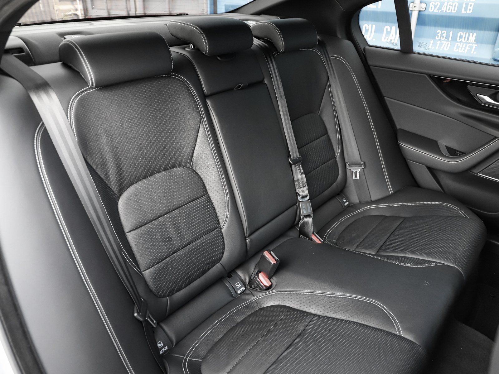 Jaguar XE P250 R-Dynamic Black Winter Paket