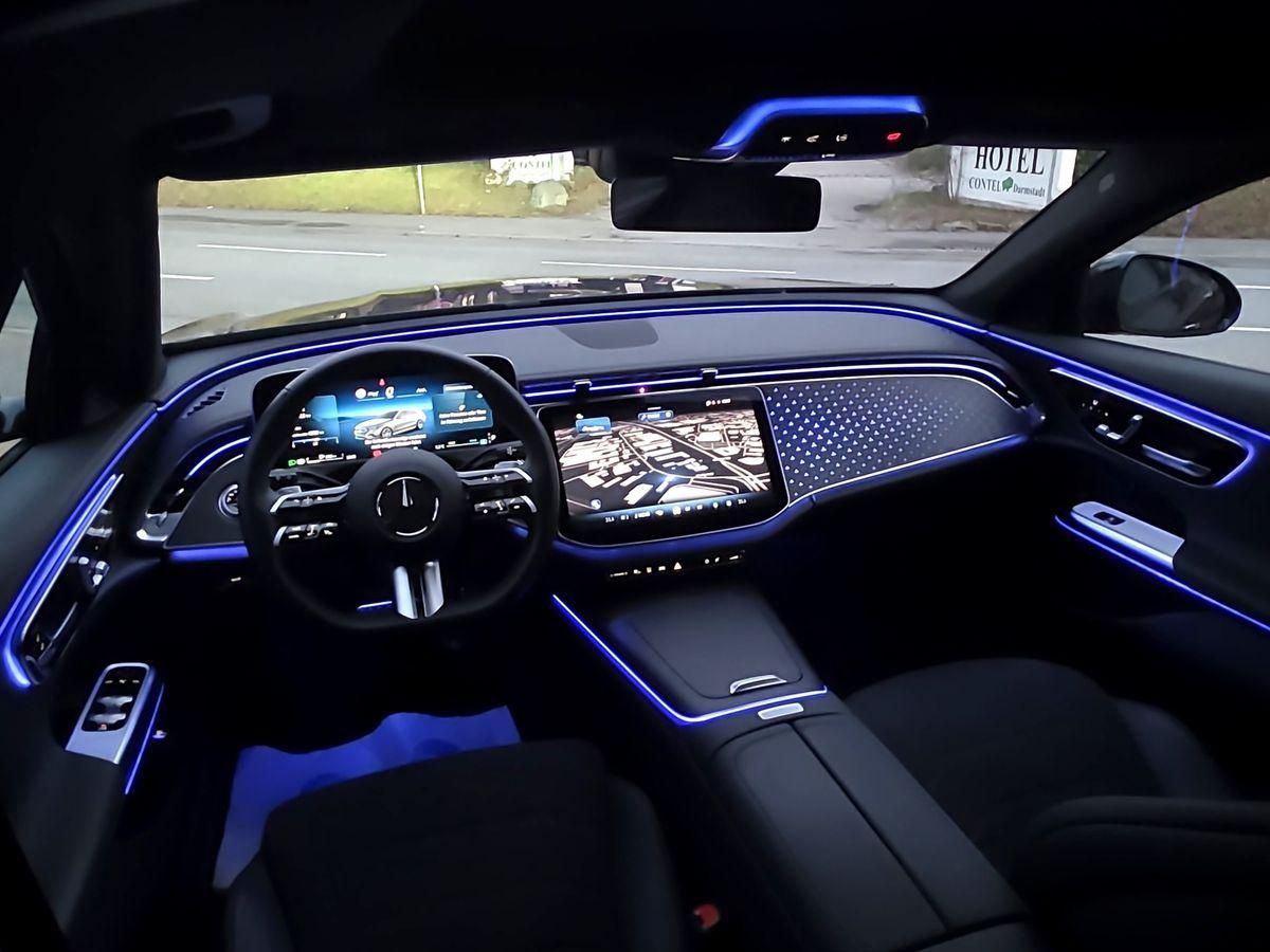 Mercedes-Benz E 220 d T 4Mat AMG DIGITAL PANO STNDHZ 360° LUFT