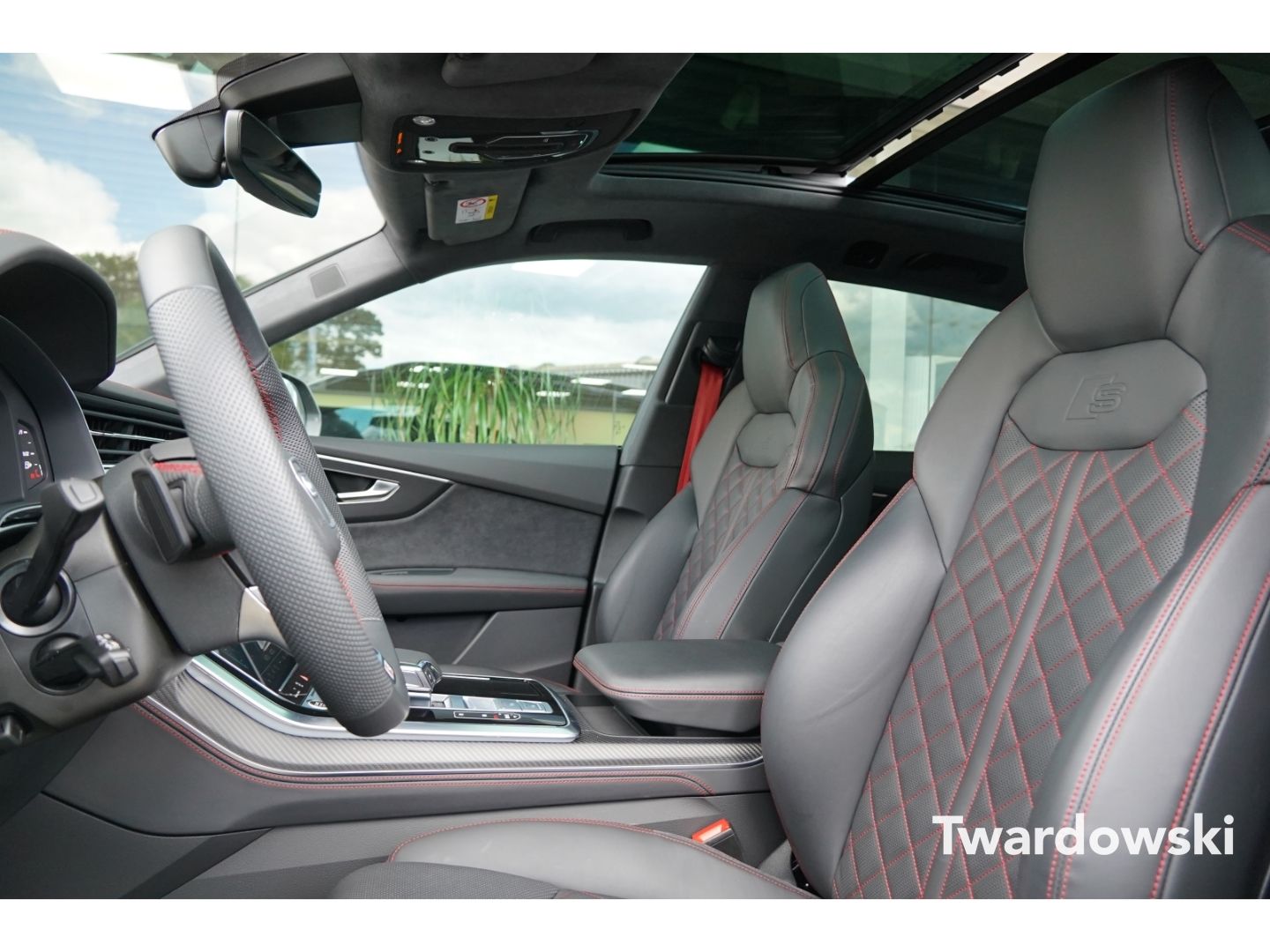 Audi Q8 50 TDI S line Pano HUD Matrix 23'' B&O AHK 36