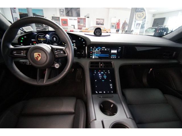 Porsche Taycan Cross Turismo Turbo Approved Service NEU!