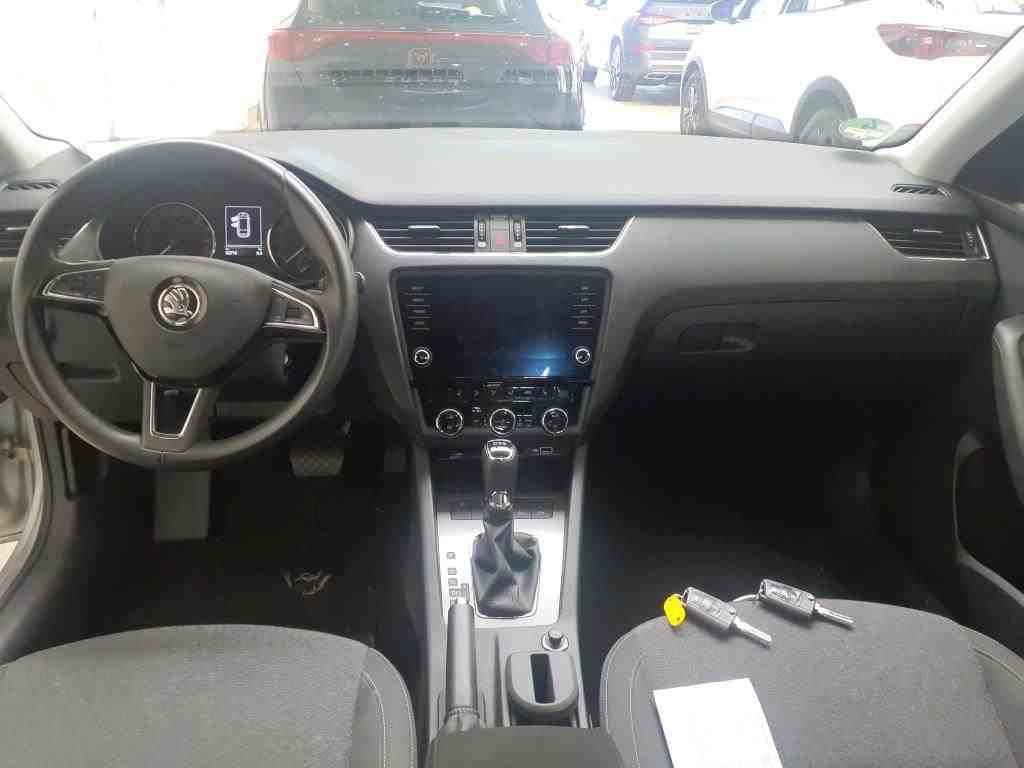 Skoda Octavia Combi DSG - Samsaru's Car Outlet