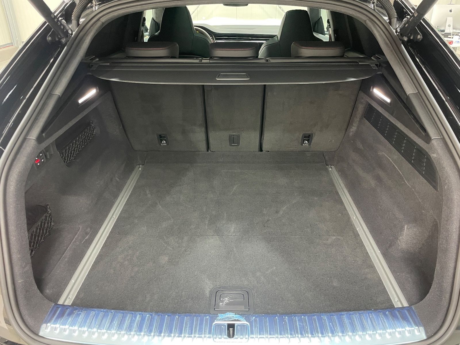 Audi RSQ8/Keramik/Carbon/Pano/RS-Dynm-Pkt/APR-720PS