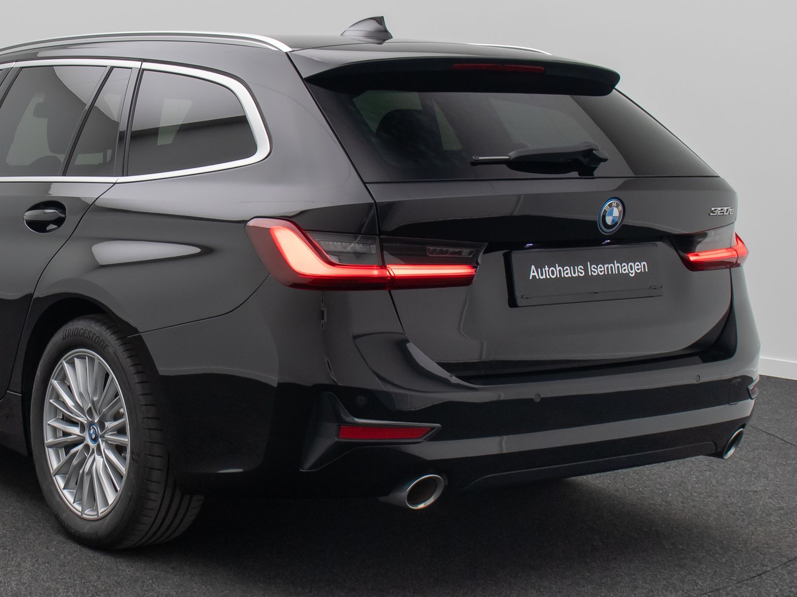 BMW 320e Sport Line - Samsaru's Car Outlet
