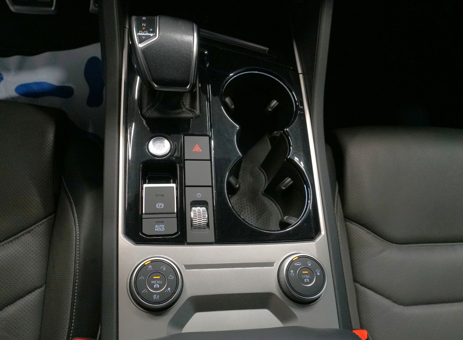 Volkswagen Touareg R-Line 4Motion 3.0 TDI - Samsaru's Car Outlet