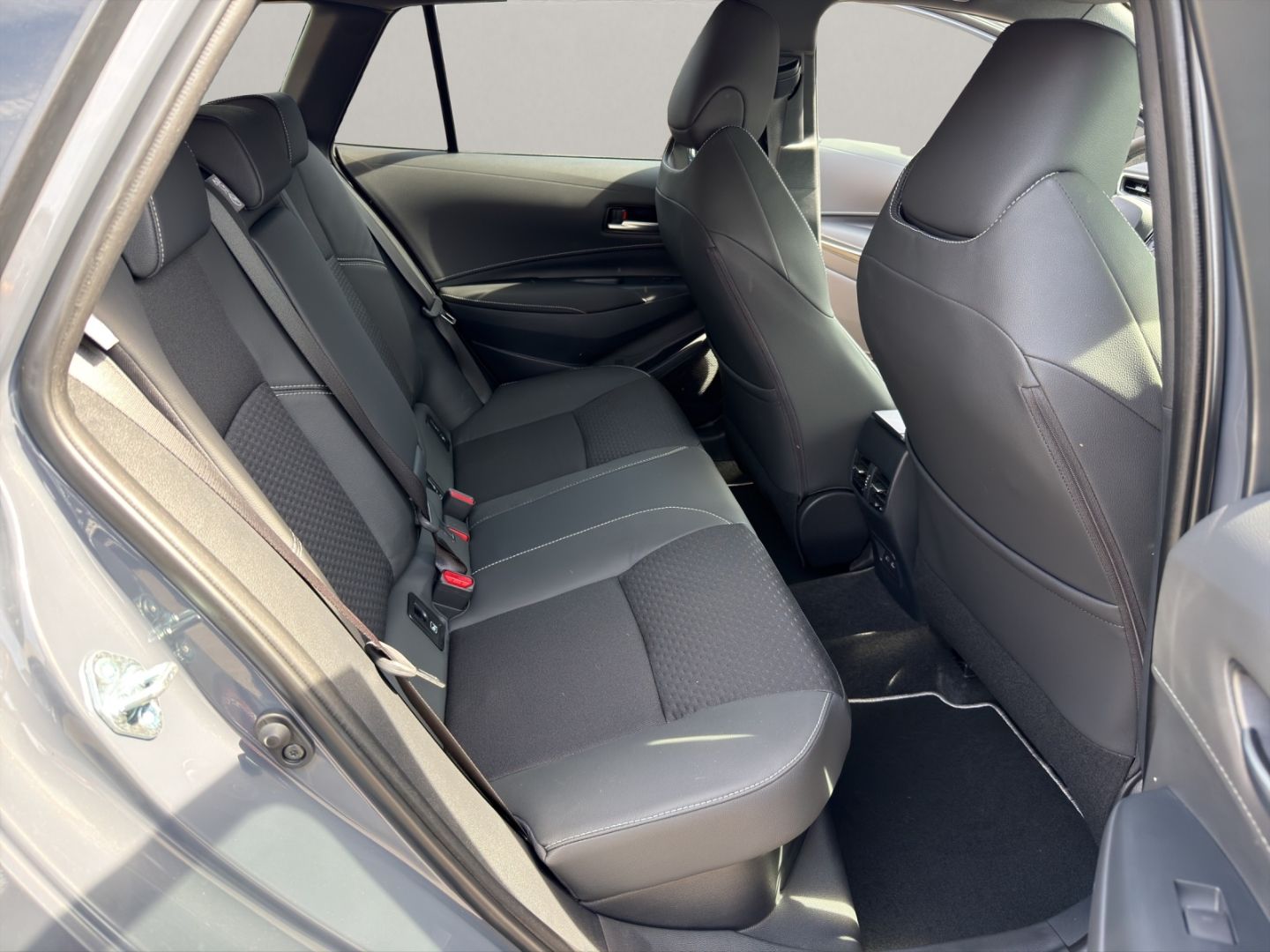 Toyota Corolla Touring Sports Hybrid Lounge 18''ALU+MAT
