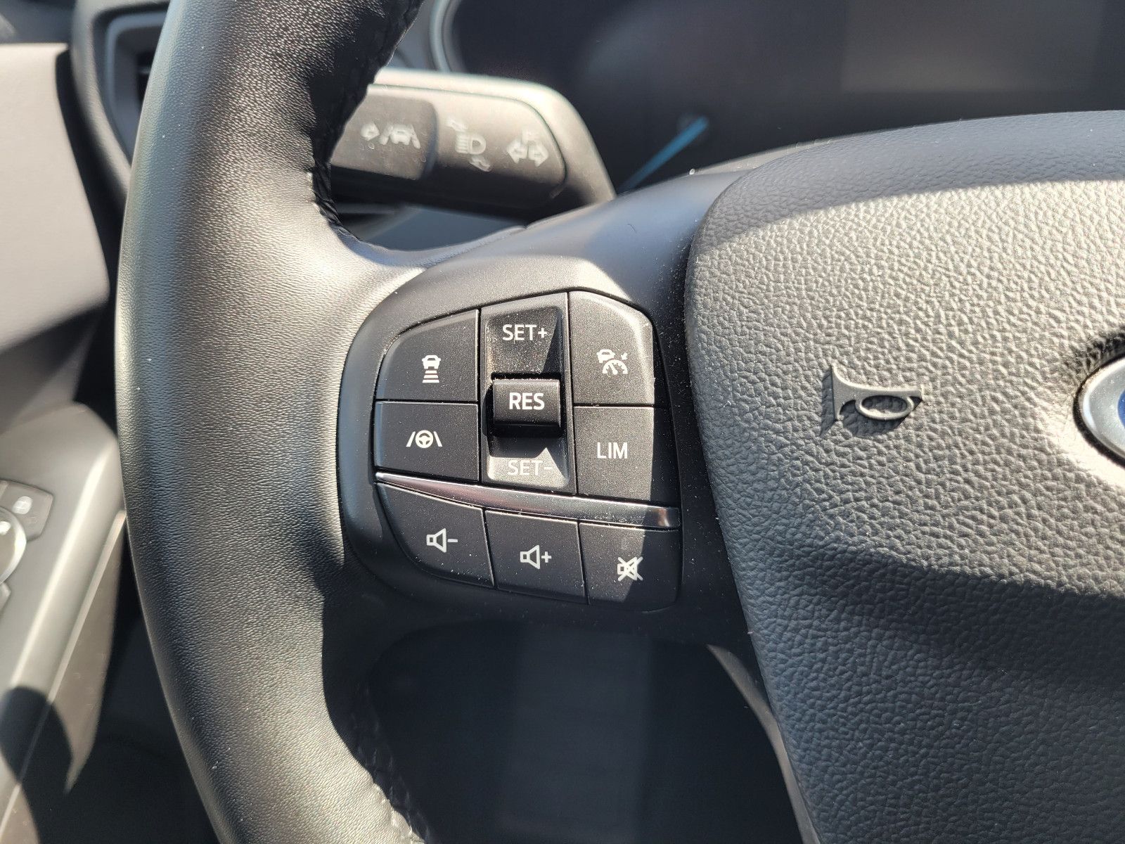 Ford Focus Turnier MHEV Active ACC LED Navi Kamera DA