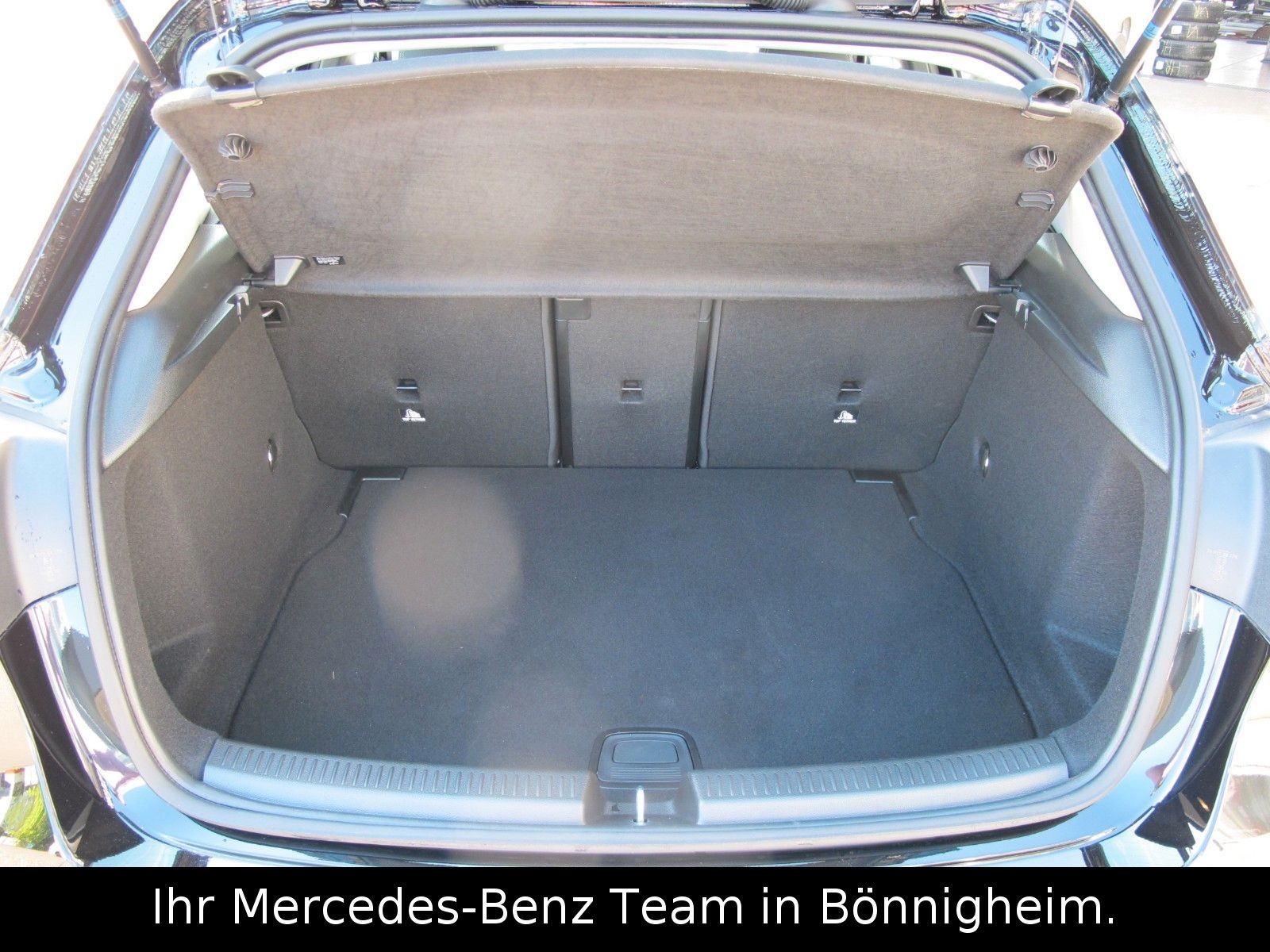 Mercedes-Benz A 180 Advanced Plus - Samsaru's Car Outlet