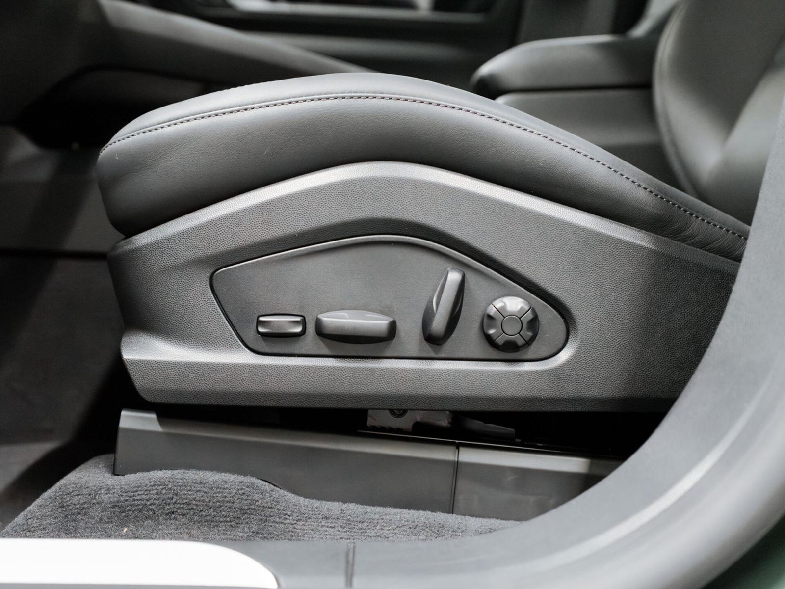 Porsche Macan 4