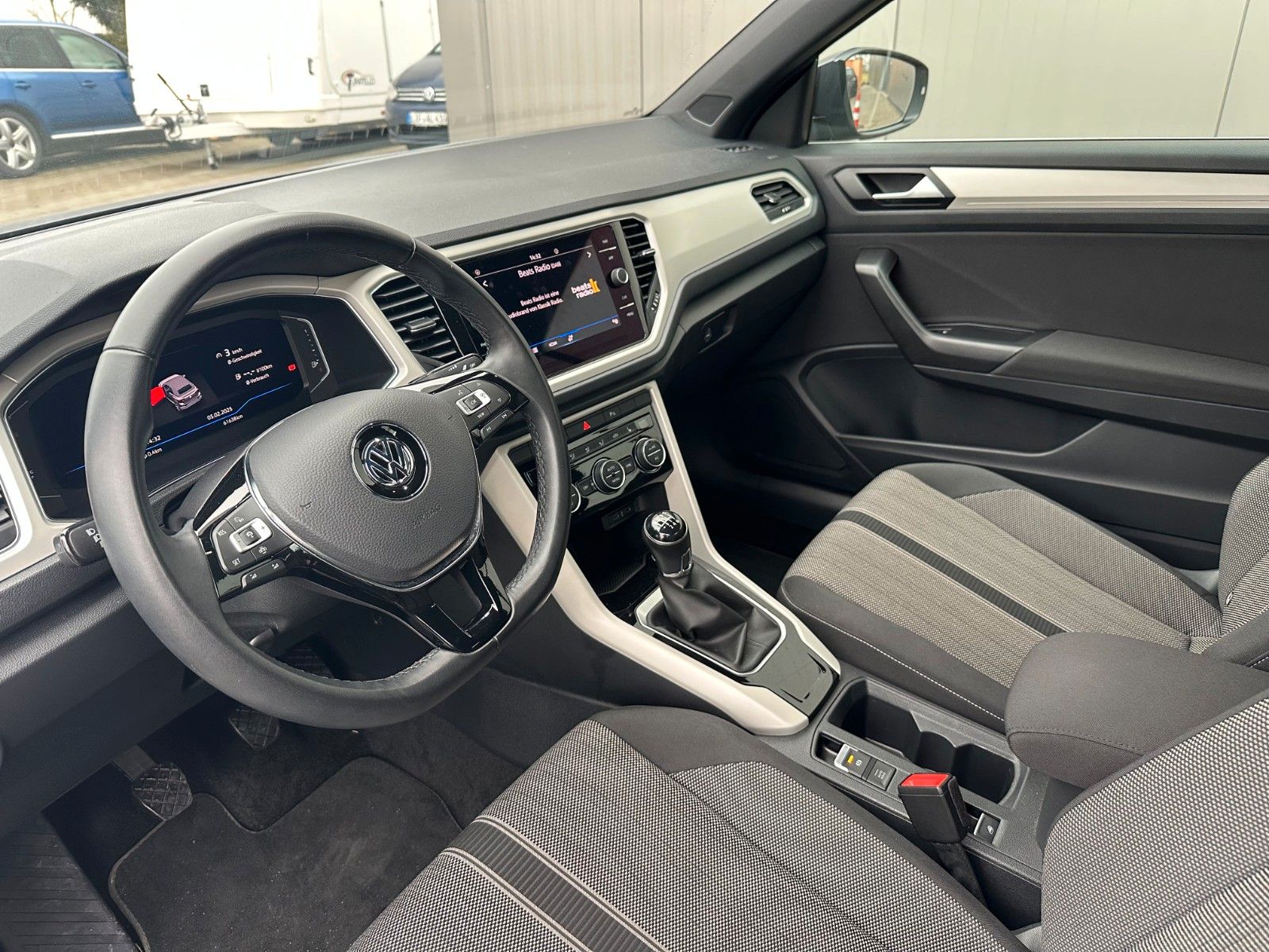 Volkswagen T-Roc 1.5 TSI Cabriolet Style - Samsaru's Car Outlet