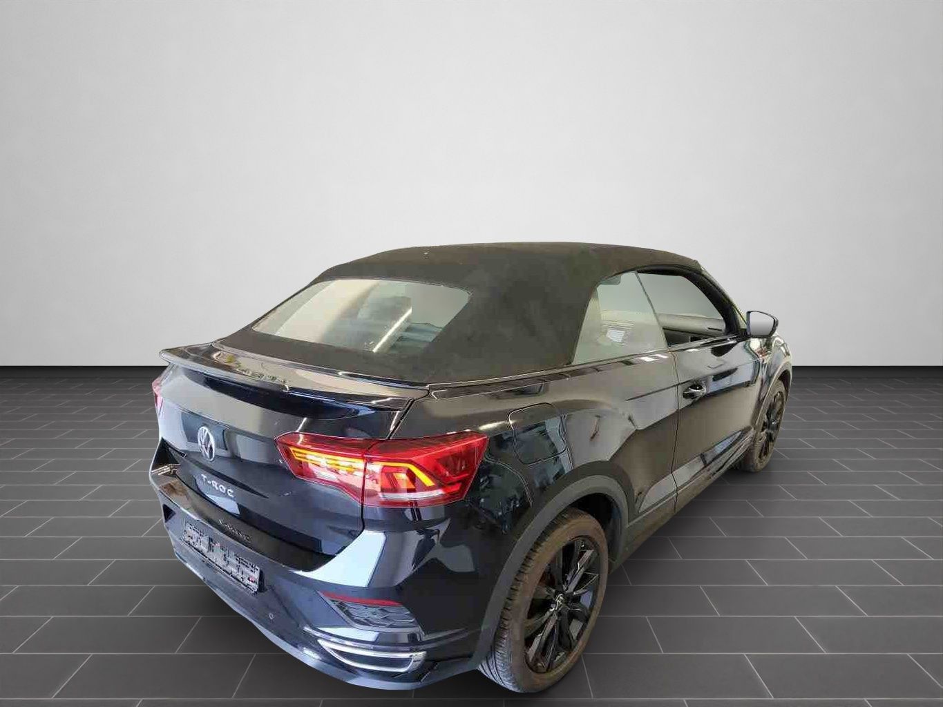 Volkswagen T-Roc R-Line - Samsaru's Car Outlet