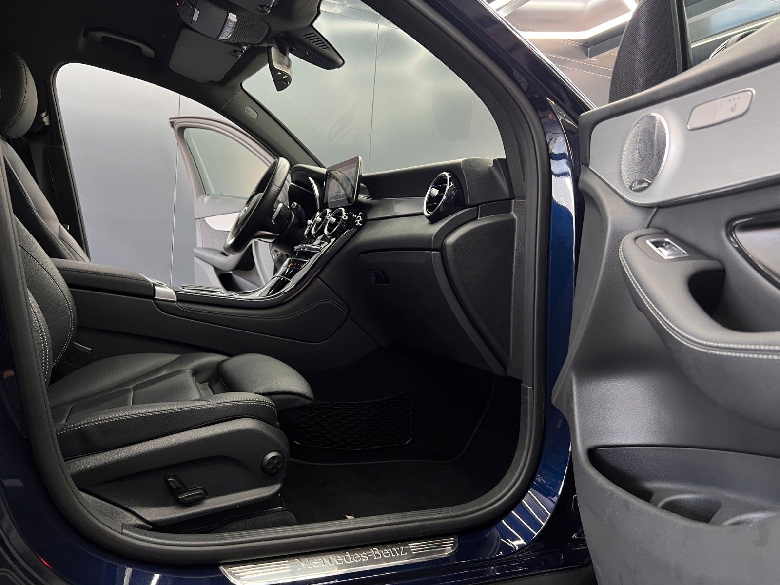 Mercedes-Benz GLC 300e 4M Coupé AMG - Samsaru's Car Outlet