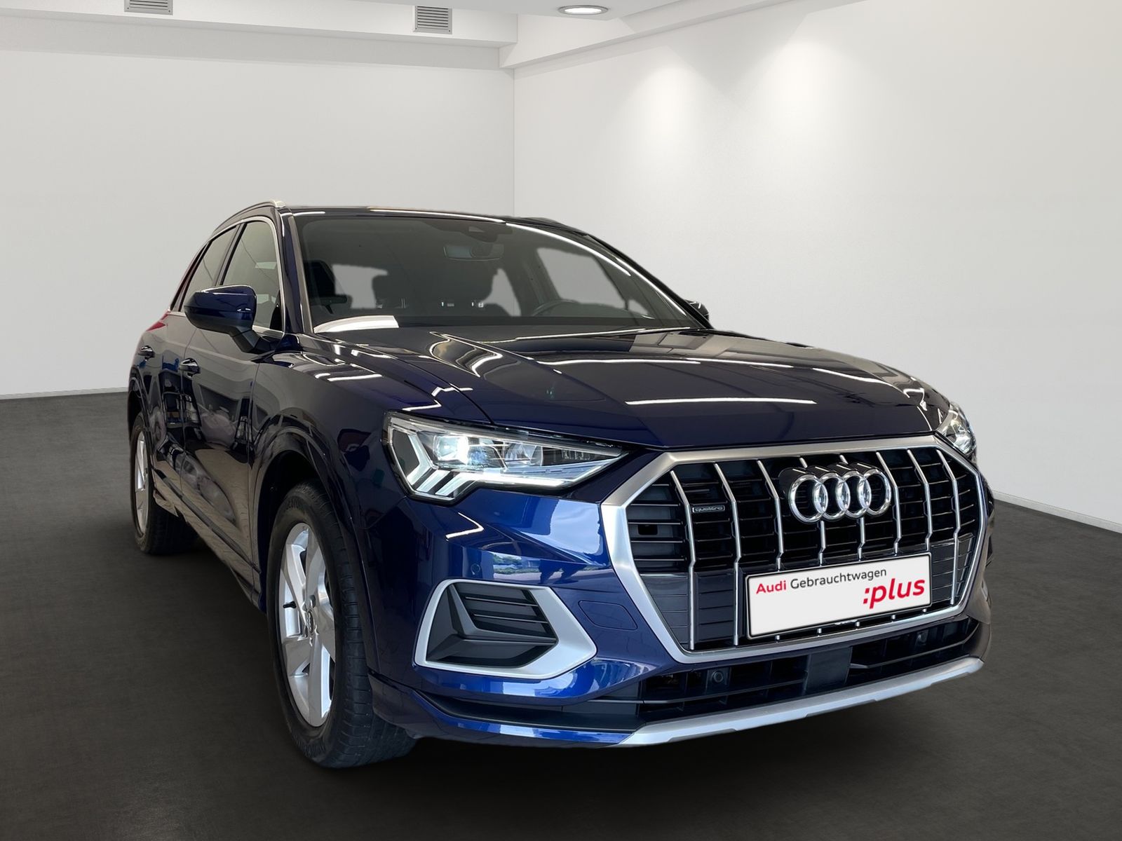 Audi Q3 40 TFSI quattro advanced - Samsaru's Car Outlet