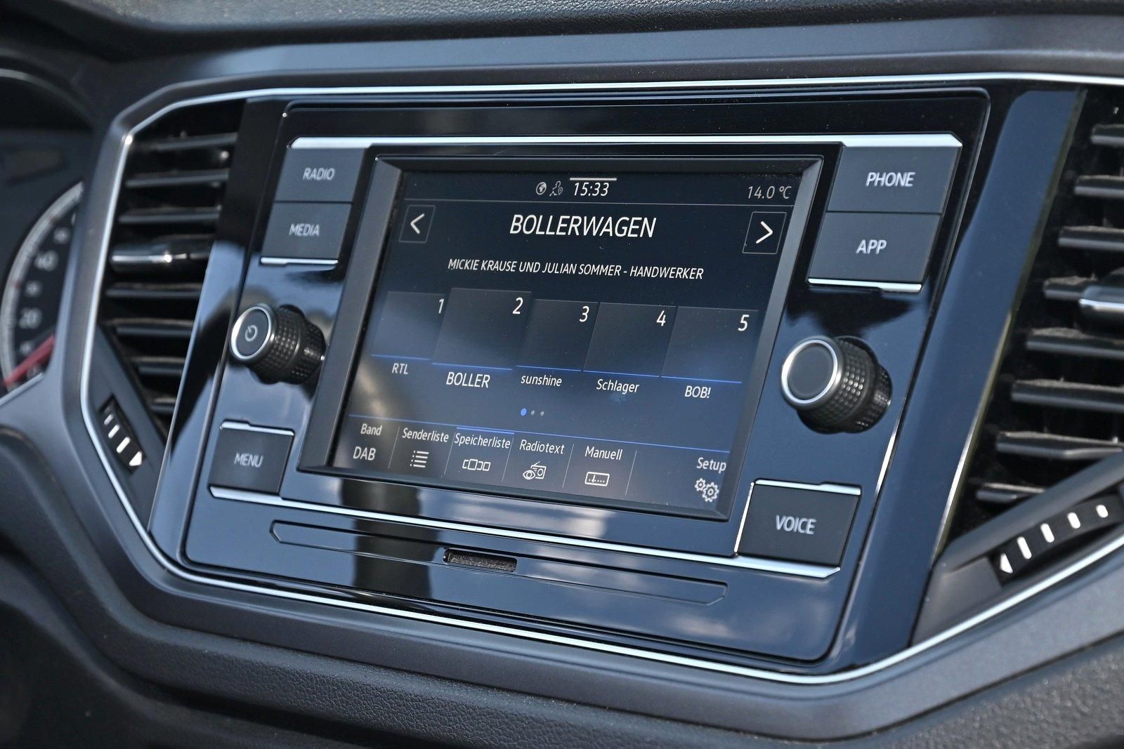 Volkswagen T-Roc Style - Samsaru's Car Outlet