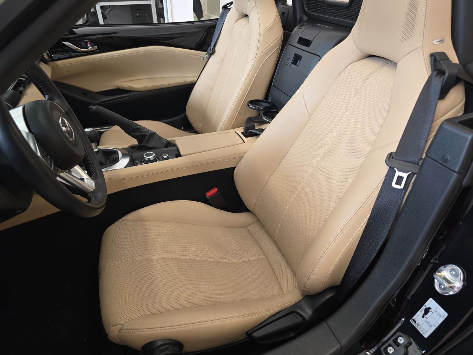 Mazda MX-5 Kazari *184 PS*RFK*NAV*BOSE*LED*