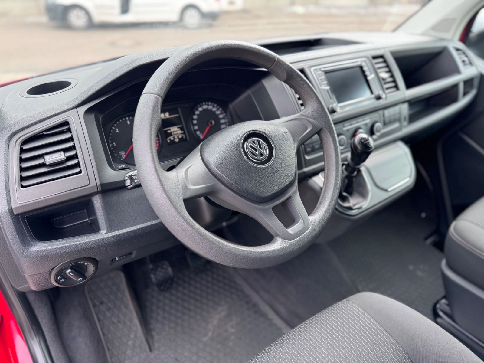 Volkswagen T6 Multivan - Samsaru's Car Outlet