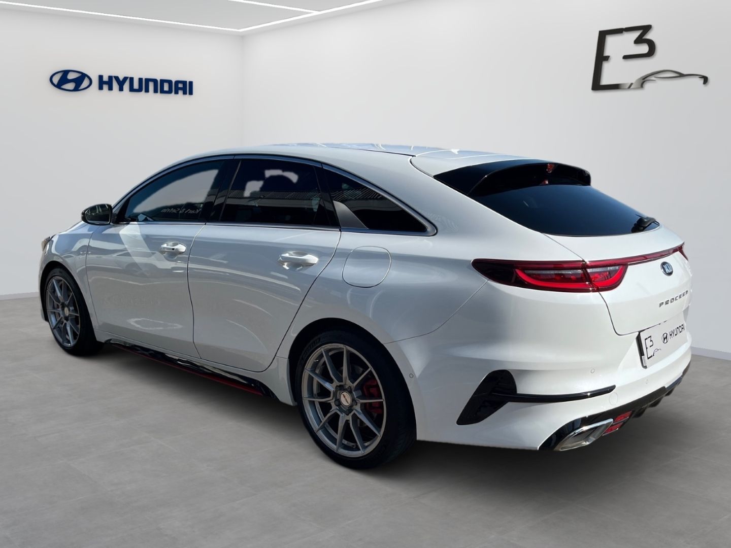 Kia ProCeed 1.6 Turbo GT - Samsaru's Car Outlet