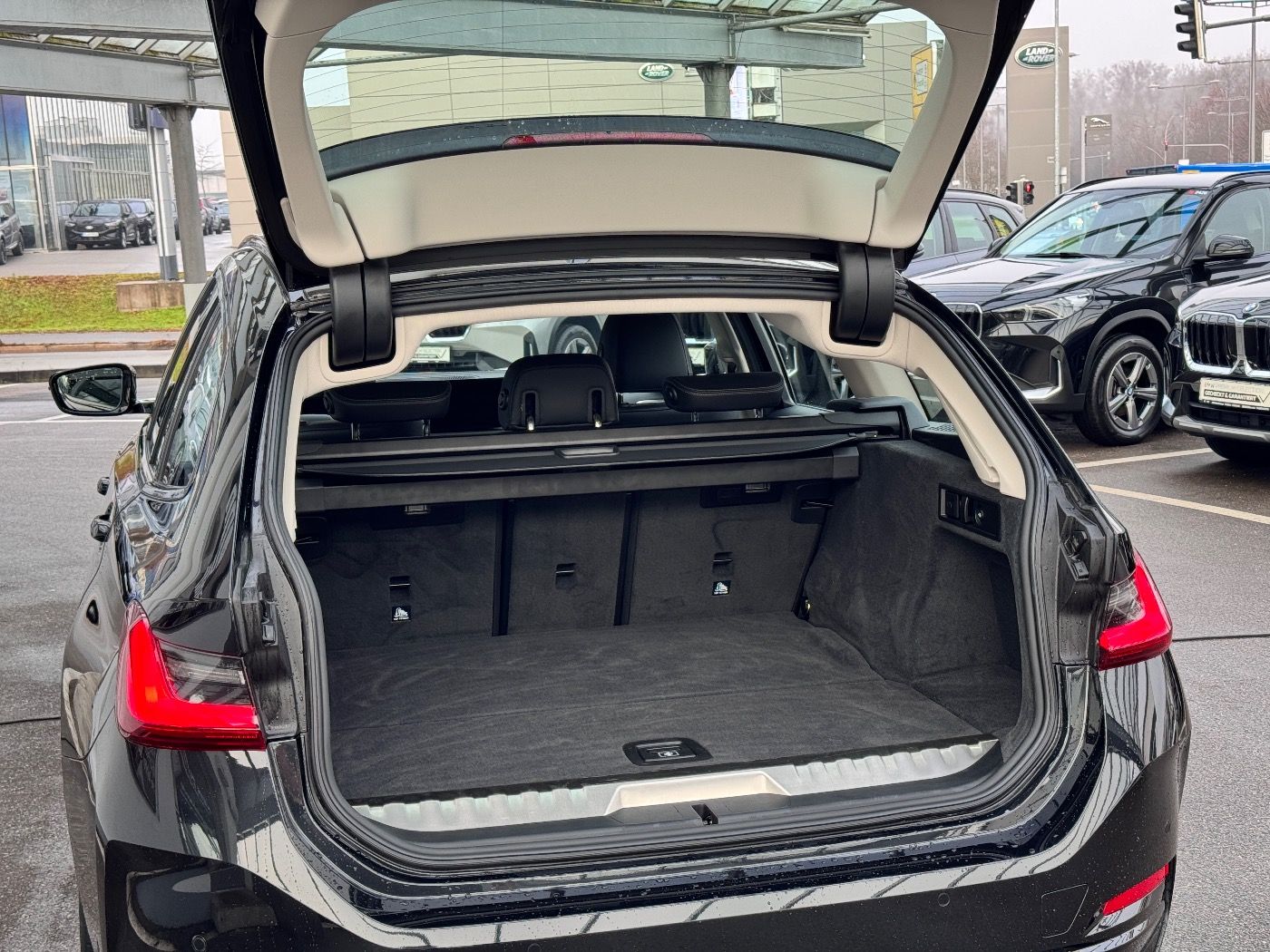 BMW 330e Touring AHK/InnoPaket GARANTIE bis 12/2029