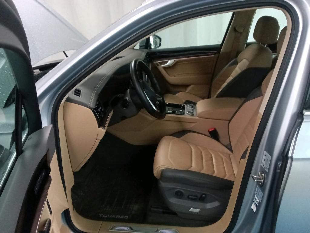 Volkswagen TOUAREG 3.0TSi e-HYBRID 4M - Samsaru's Car Outlet