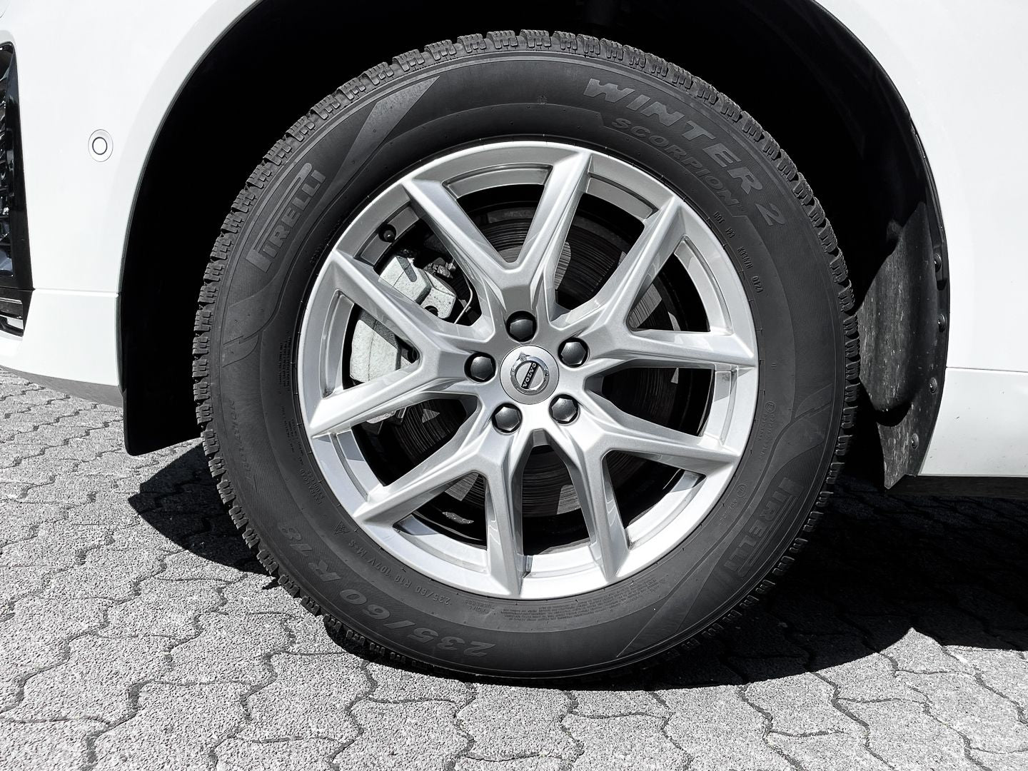 Volvo XC60 Plus Dark Recharge Plug-In Hybrid AWD T8 Tw