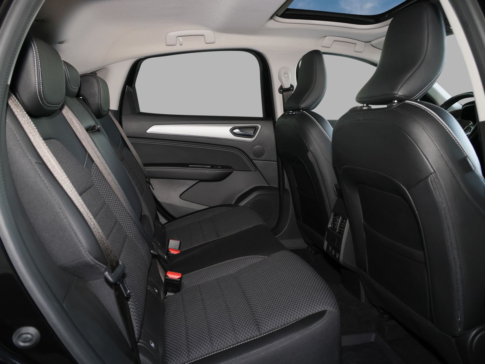Renault Arkana Techno E-Tech+Full Hybrid 145 - Samsaru's Car Outlet